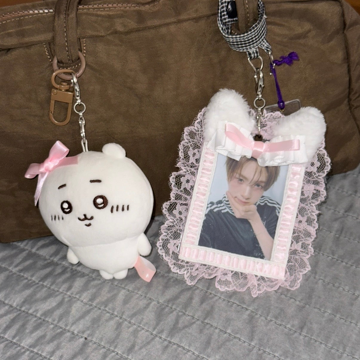 Puppy/Cat lace toploader keychain